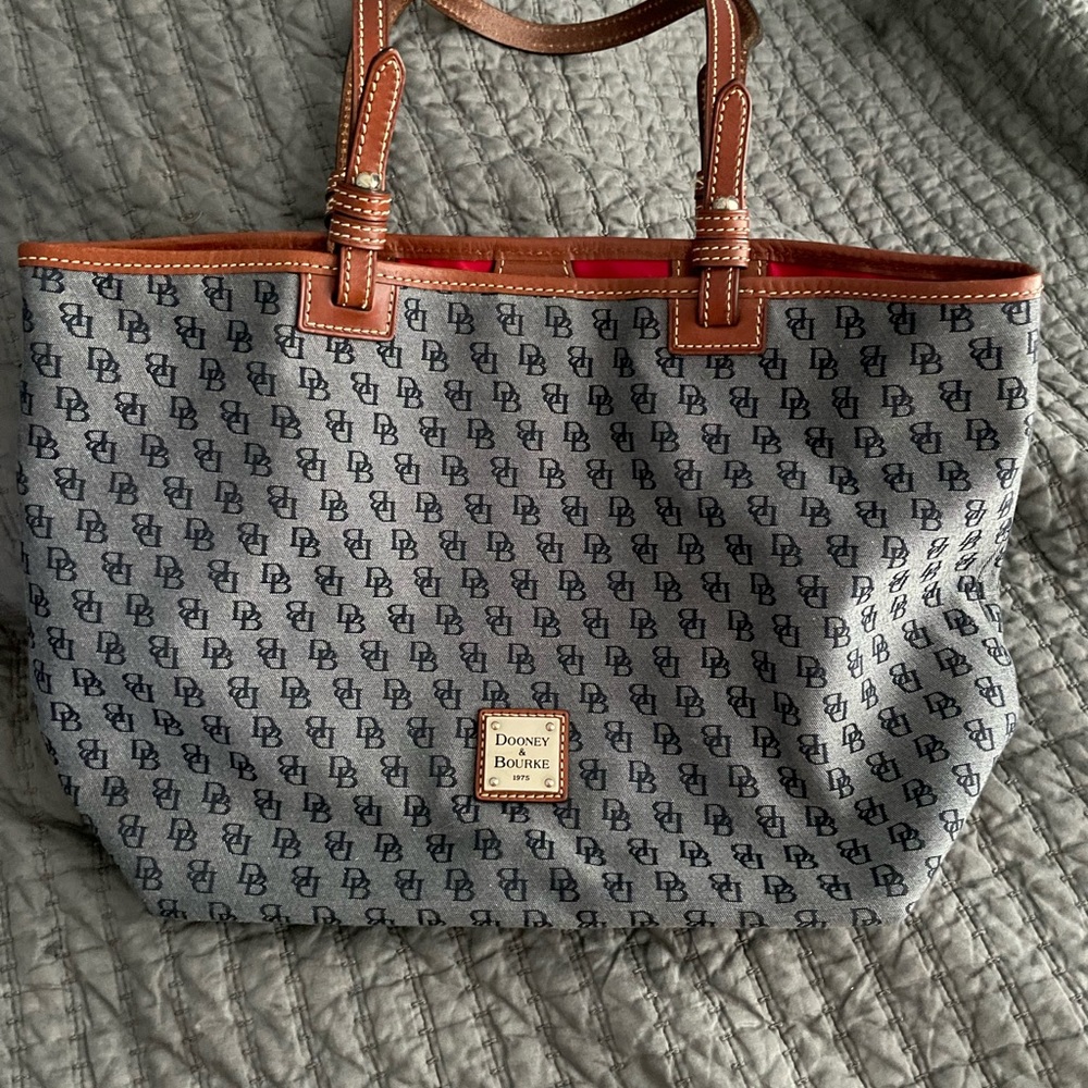 Dooney and bourke tote